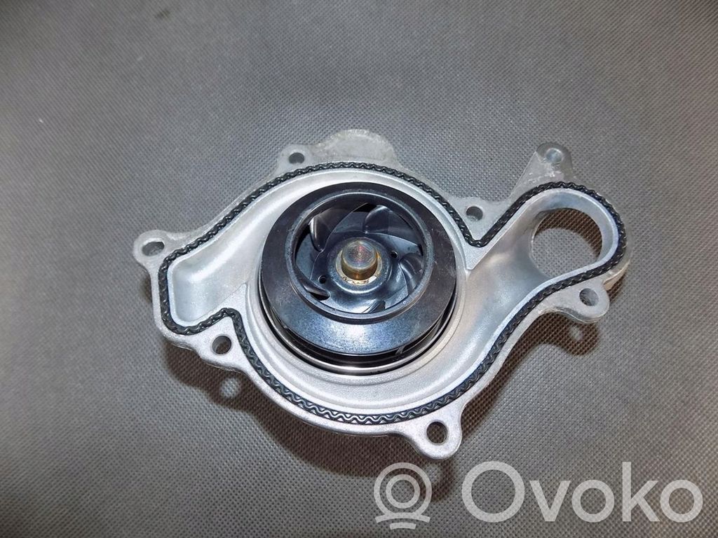 Audi A4 S4 B9 Vesipumppu 