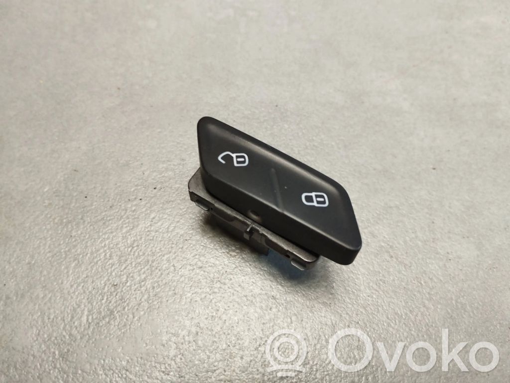 Volkswagen Golf VII Central locking switch button 