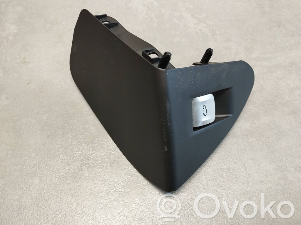 BMW 7 G11 G12 Tailgate/boot open switch button 