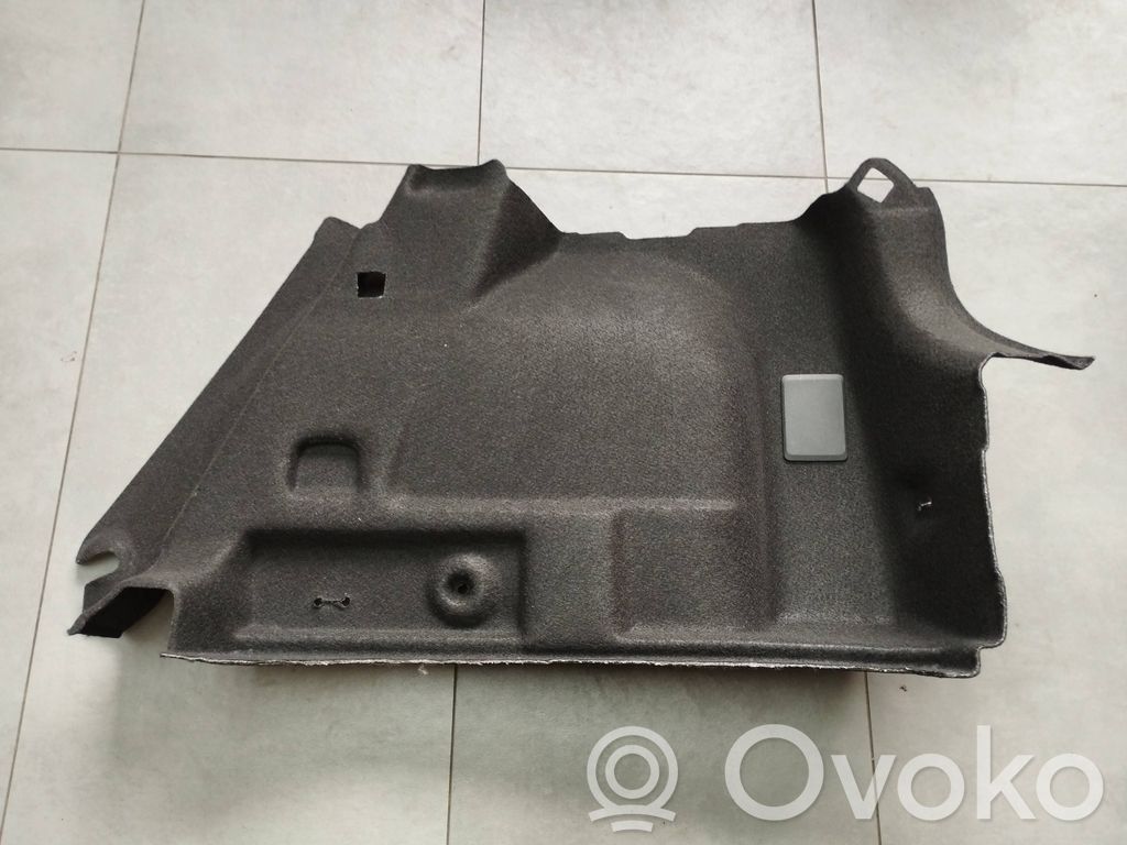 Seat Leon IV Tavaratilan sivuverhoilu 
