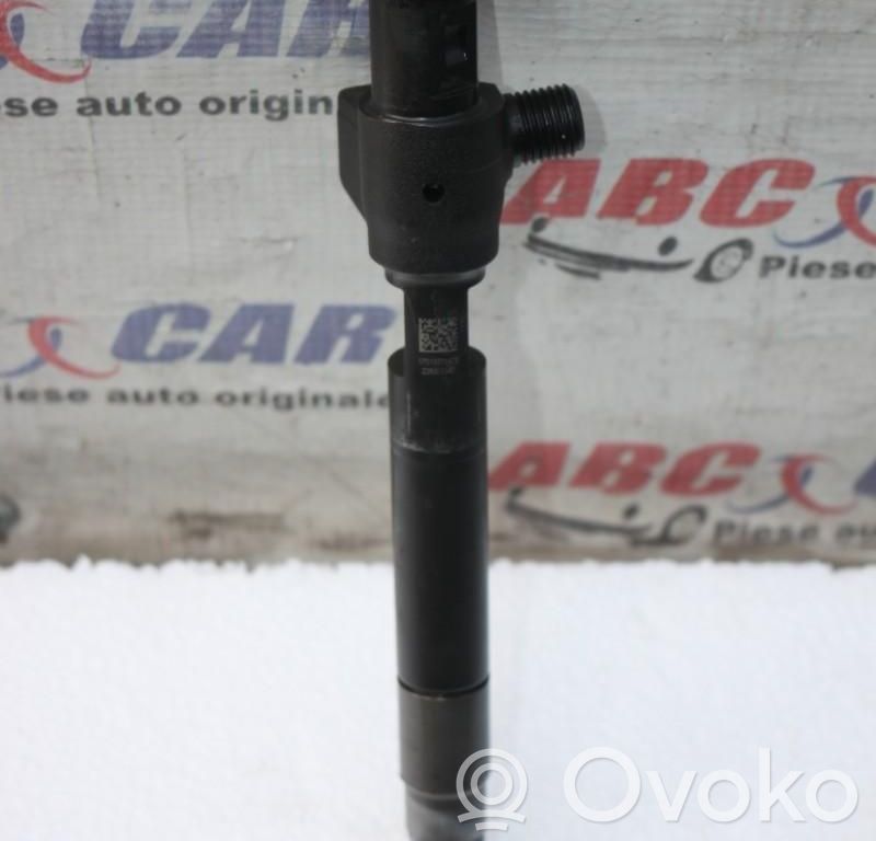 Fuel injector   28388960,9674984080