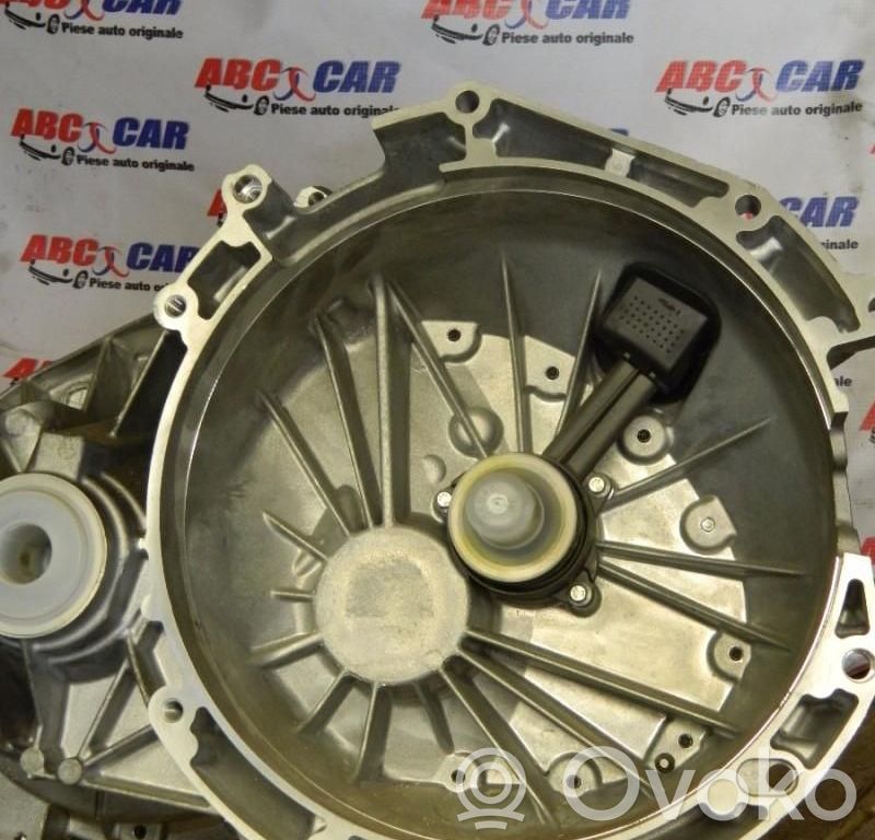 Manual 5 speed gearbox   6C1R7002AB
