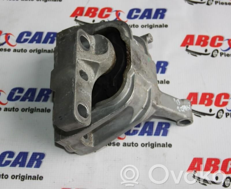 Audi Q3 8U Engine mount bracket 