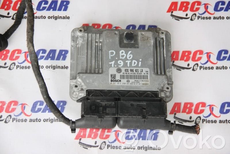 Volkswagen PASSAT B6 Unitate control motor/modul ECU 