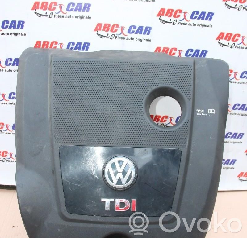 Volkswagen Golf IV Отделка капота двигателя 