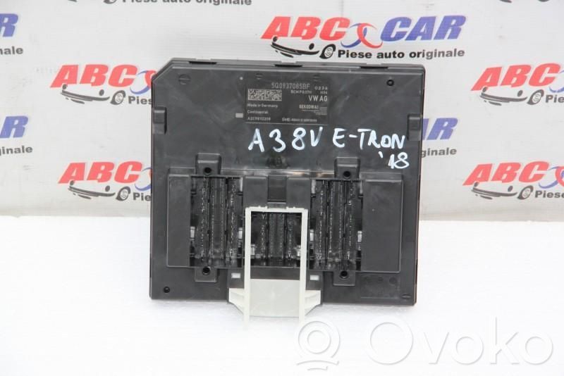 Sonstige Steuergeräte / Module   5Q0937085BF