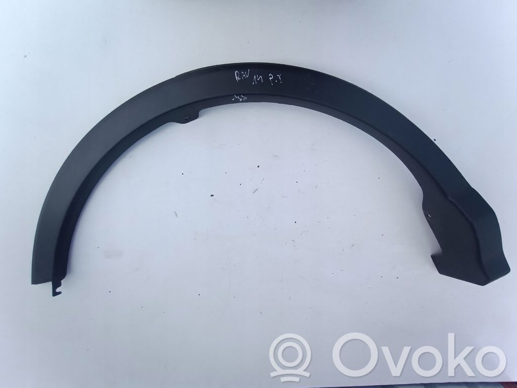 Toyota RAV 4 (XA40) Rear arch trim 