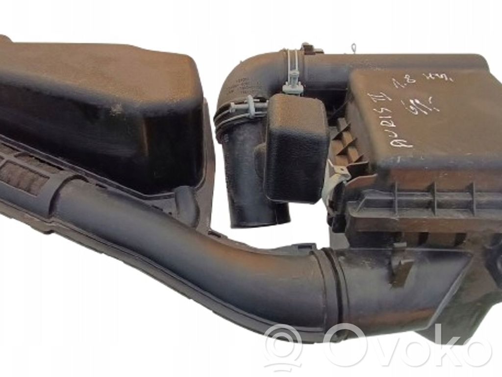 Toyota Auris E180 Caja del filtro de aire 