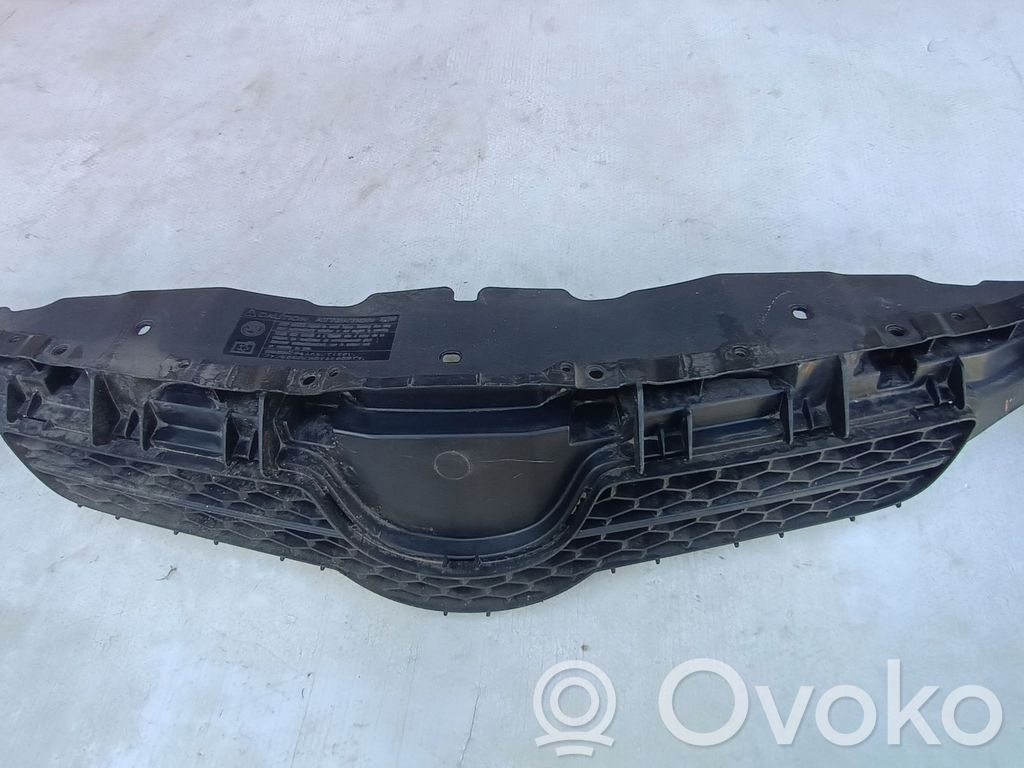Toyota Auris 150 Maskownica / Grill / Atrapa górna chłodnicy 