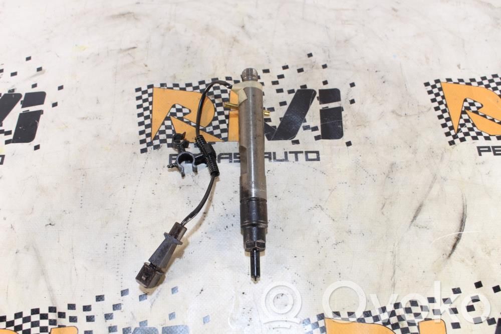 Audi A3 S3 8L Wtryskiwacz paliwa 