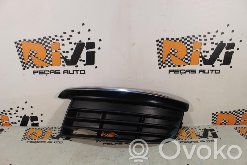 Etusäleikkö   1K0853665G,1K0853665G,JETTA3,VWGOLF5CARRINHA