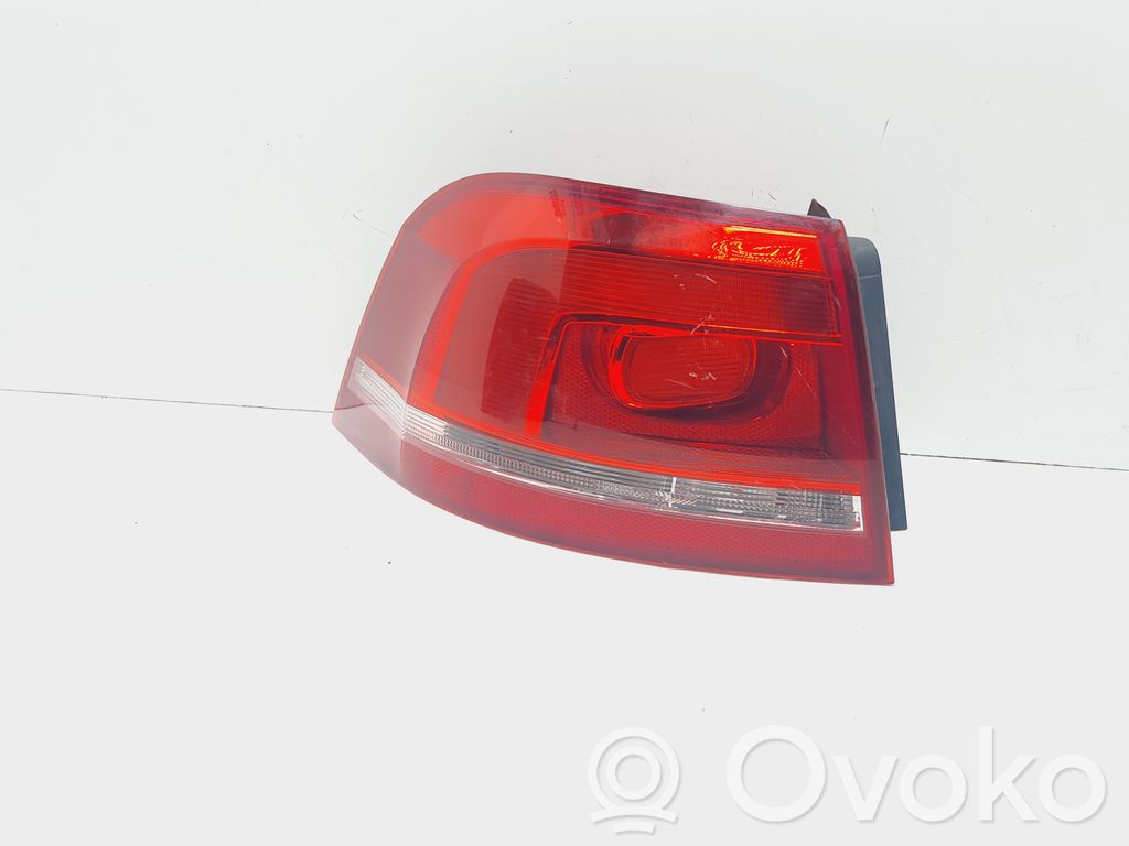 Volkswagen PASSAT B7 Lampy tylne / Komplet 