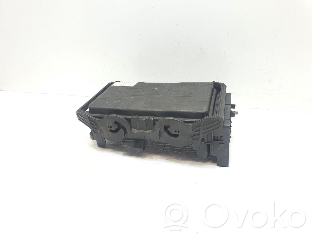 Opel Insignia B Fuse box set 