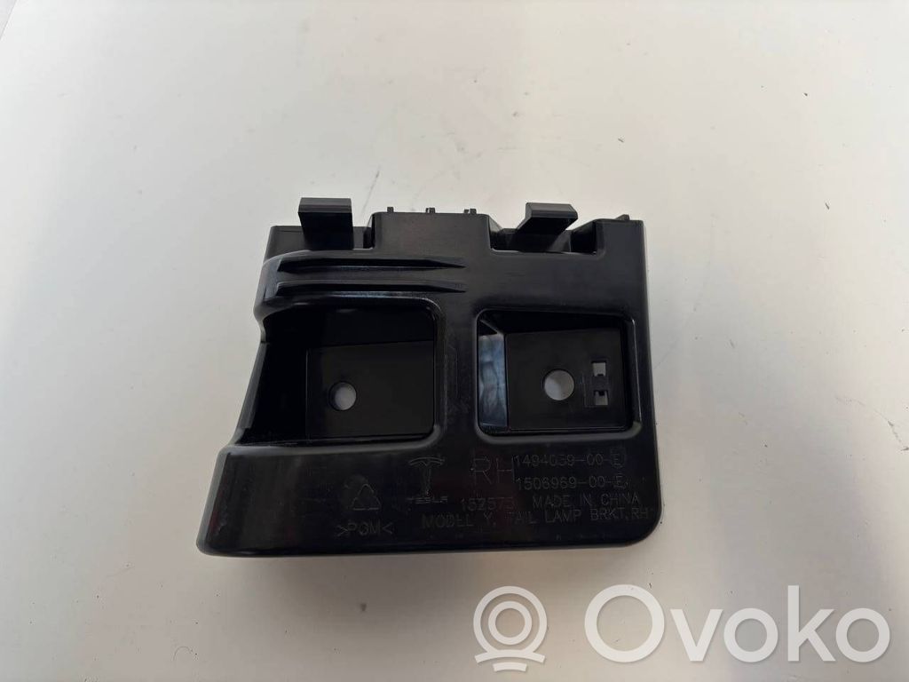 Rear bumper mounting bracket   149403900,152575,150696900E