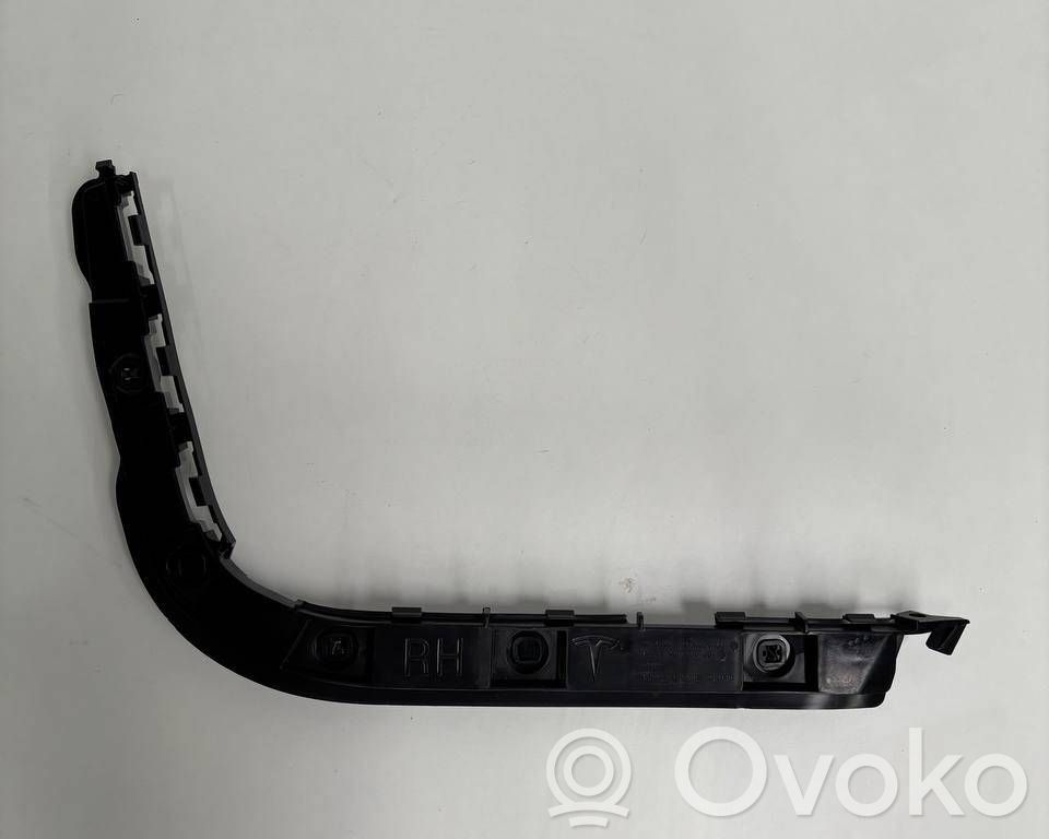 Rear bumper mounting bracket   108399100,127525,108398900