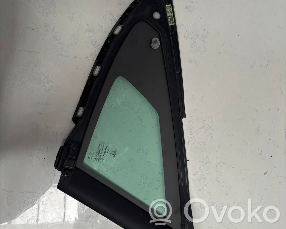Seitenscheibe hinten   105182000E,514013AA