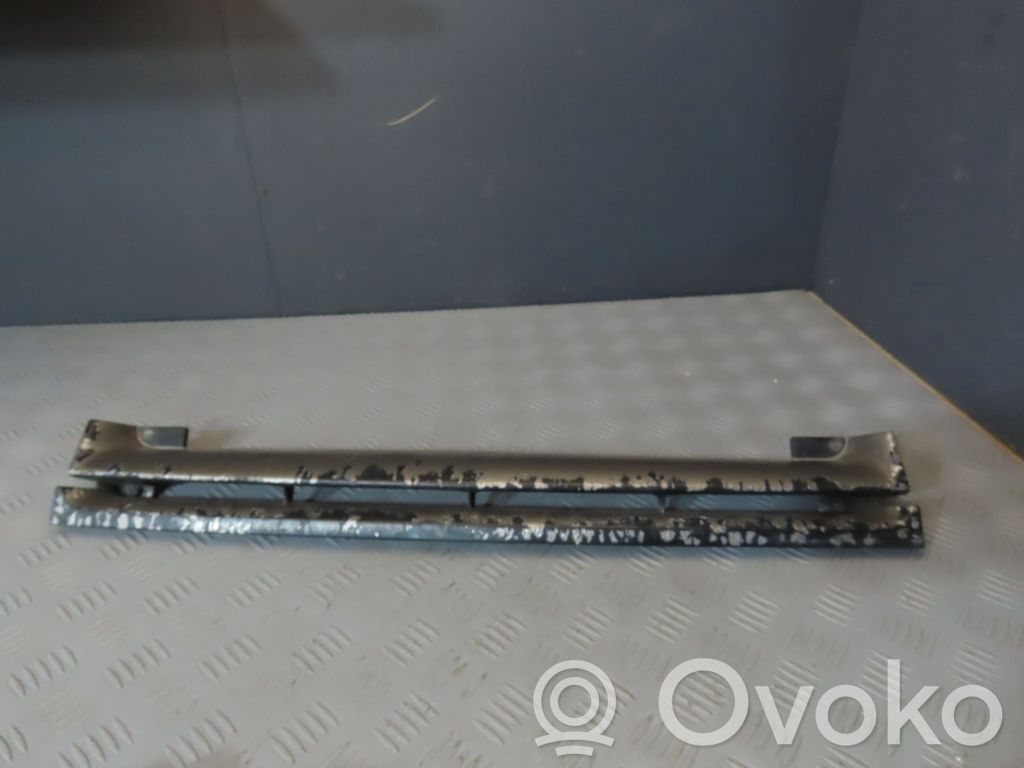 Dacia Sandero Front bumper upper radiator grill 
