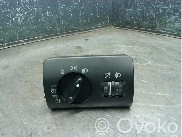 Audi A6 S6 C5 4B Lichtschalter 
