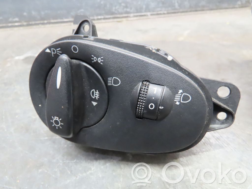 Ford Focus Lukturu slēdzis 