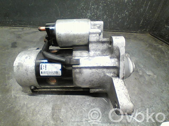 Starter motor   RF5C18400