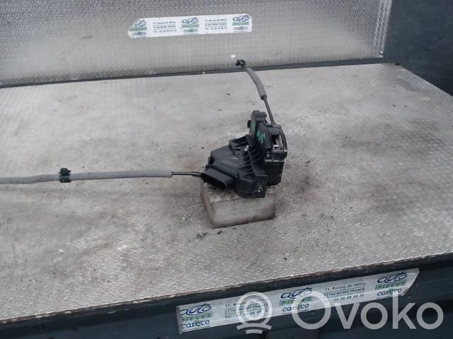 Front door lock   2070970