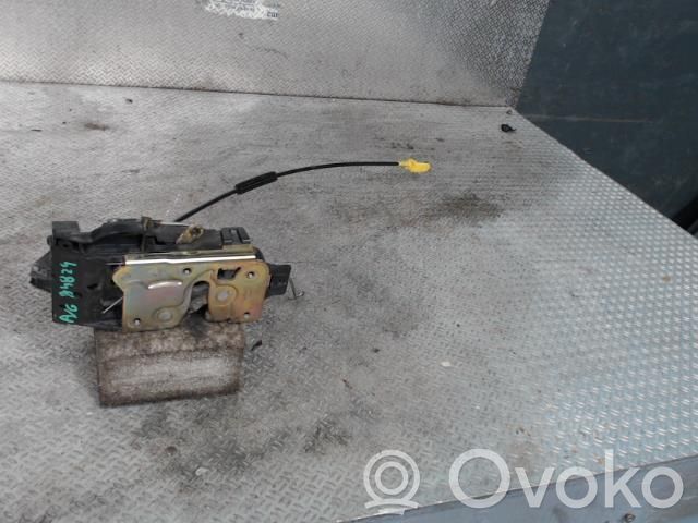 Ford Focus Priekšpusē slēdzene 