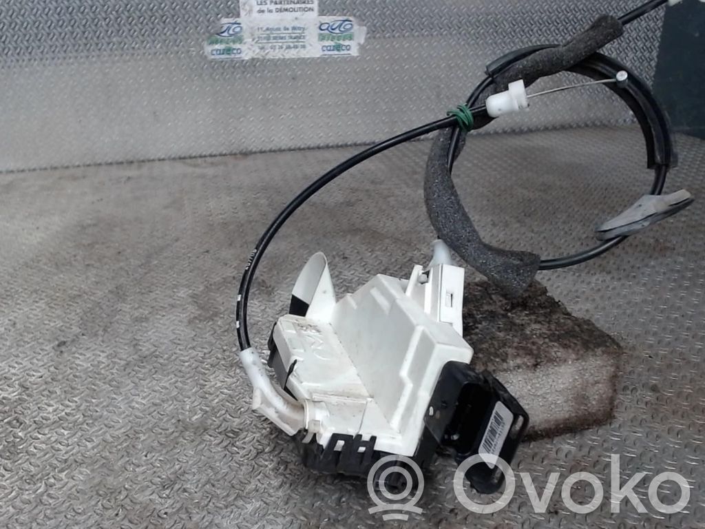 Priekšpusē slēdzene   9135EC
