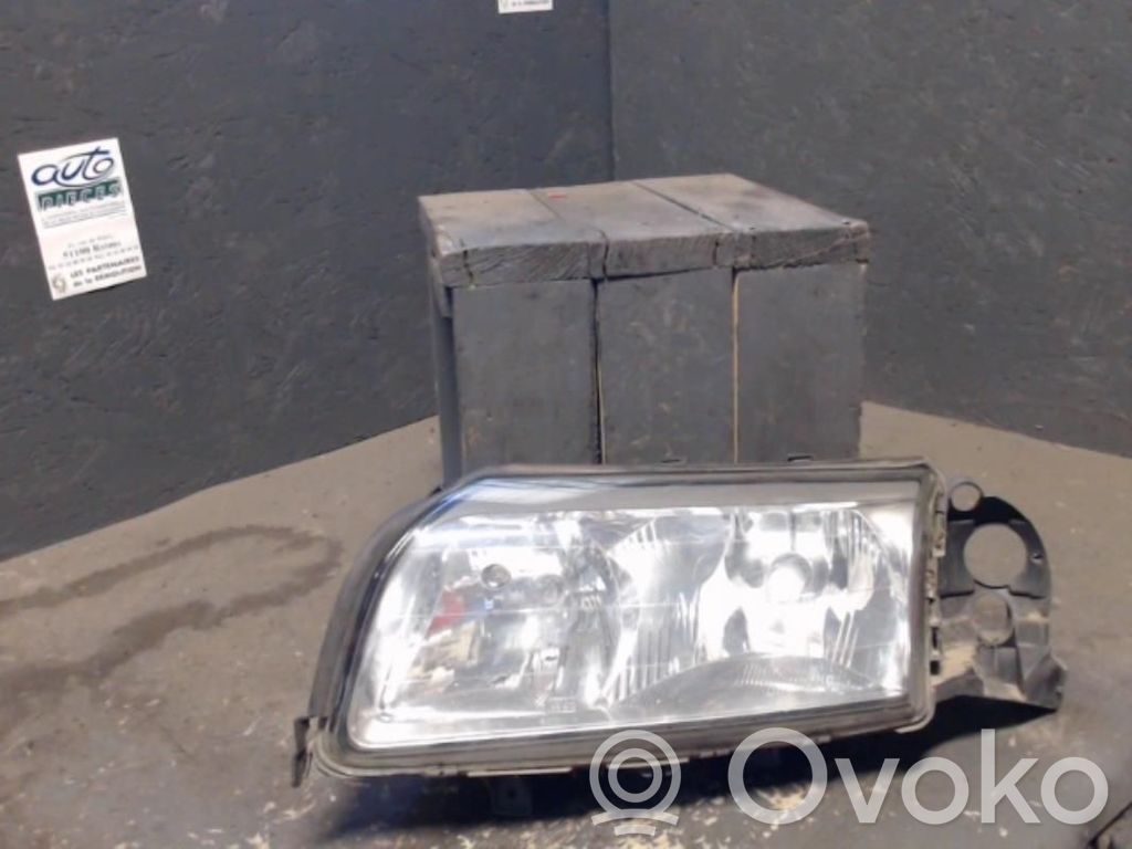 Headlight/headlamp   8693555