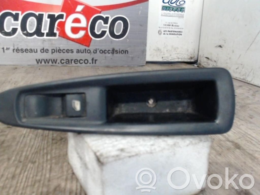 Electric window control switch   6554HJ