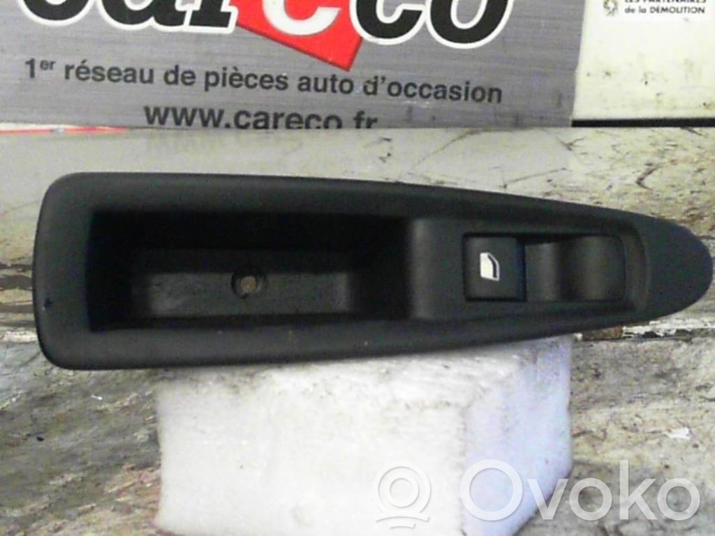Electric window control switch   6554HJ