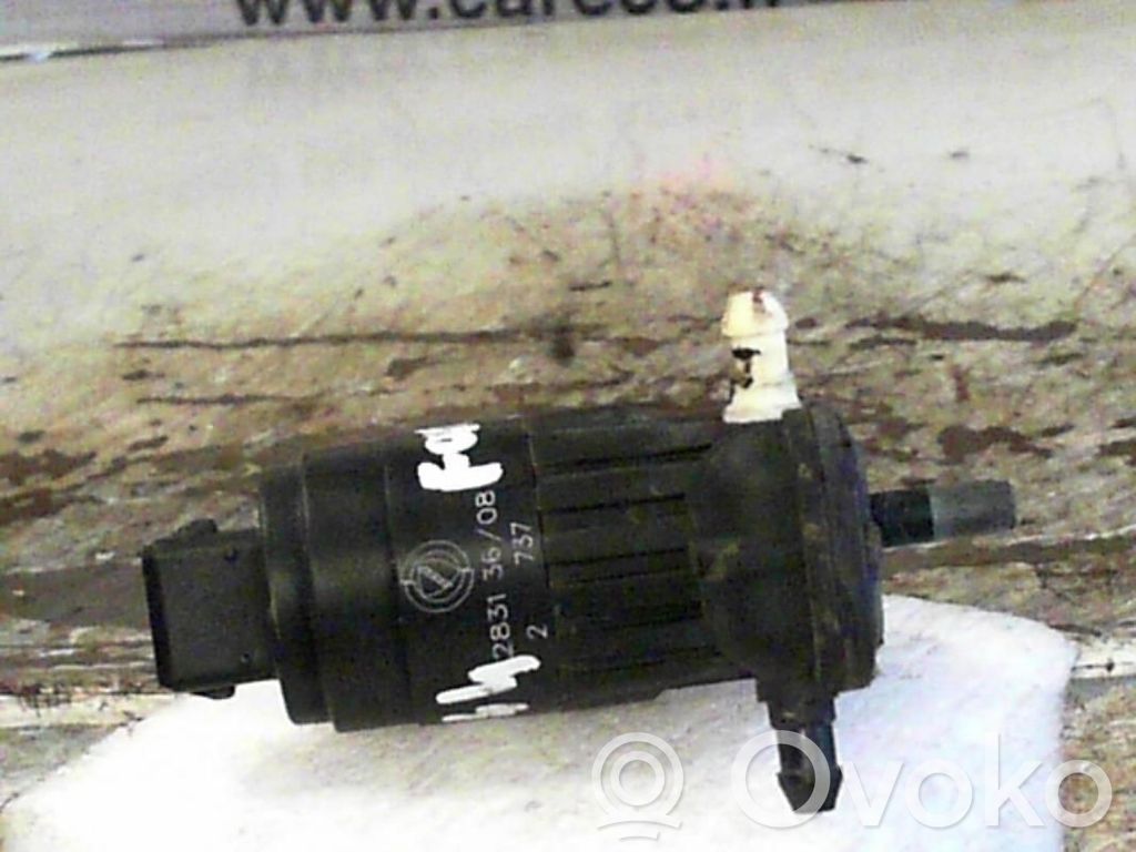 Windscreen/windshield washer pump   1554057