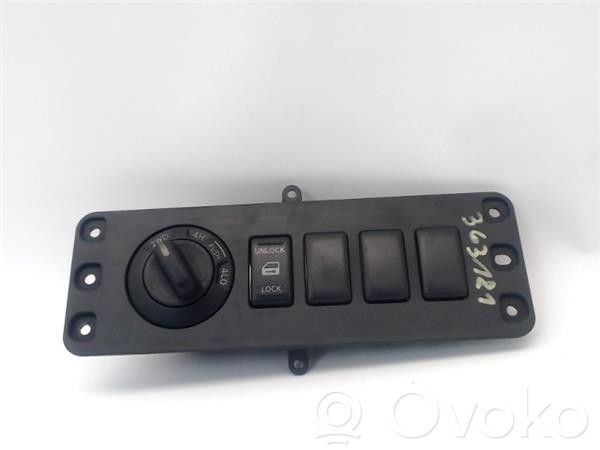 Multifunctional control switch/knob   25536EA005