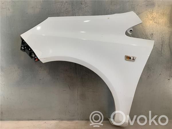 Opel Corsa D Błotnik przedni 