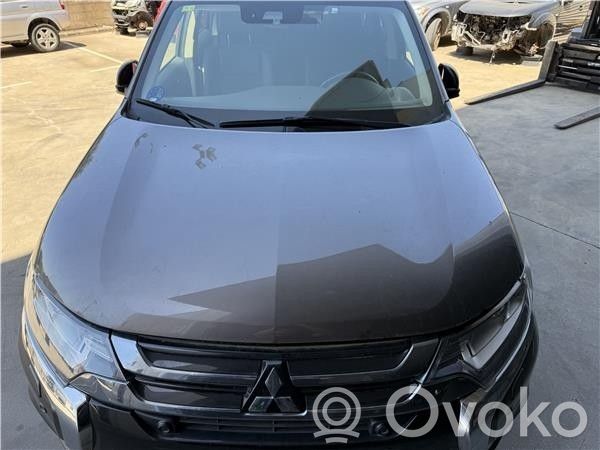 Mitsubishi Outlander Konepelti 