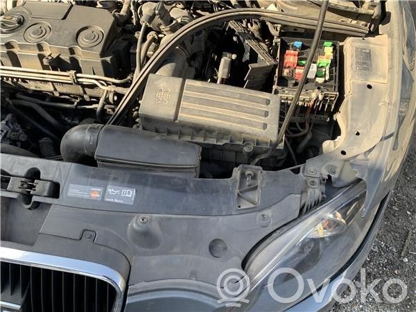 Seat Leon (1P) Ylempi jäähdyttimen ylätuen suojapaneeli 