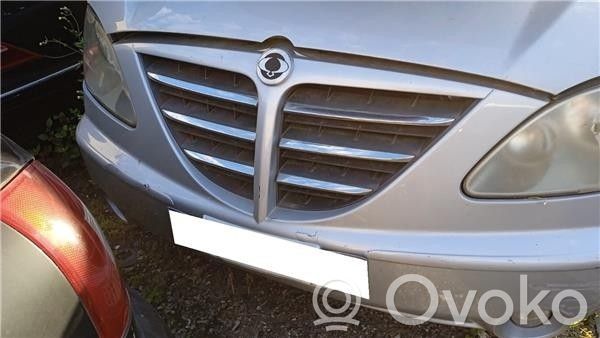 SsangYong Rodius Parachoques delantero 
