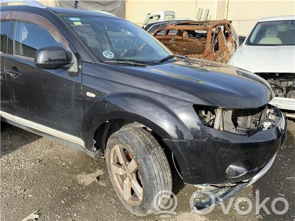 Mitsubishi Outlander Sparnas 