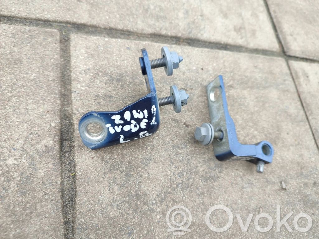 Rear door hinge set