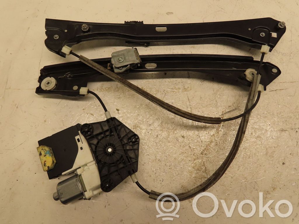 Volkswagen Jetta IV Macara ușă față cu motor 