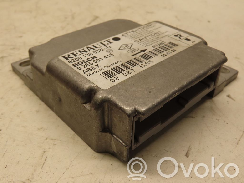 Renault Clio III Airbag control unit/module 