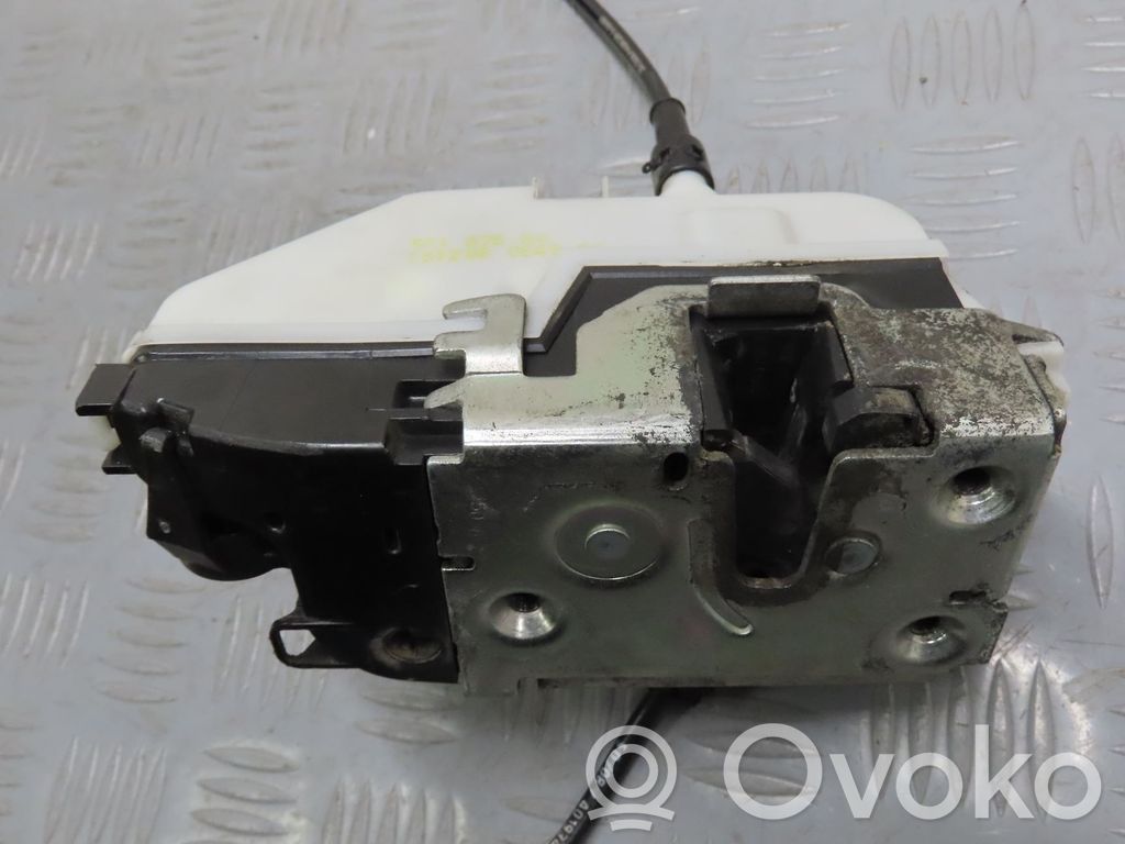 Citroen C2 Priekšpusē slēdzene 