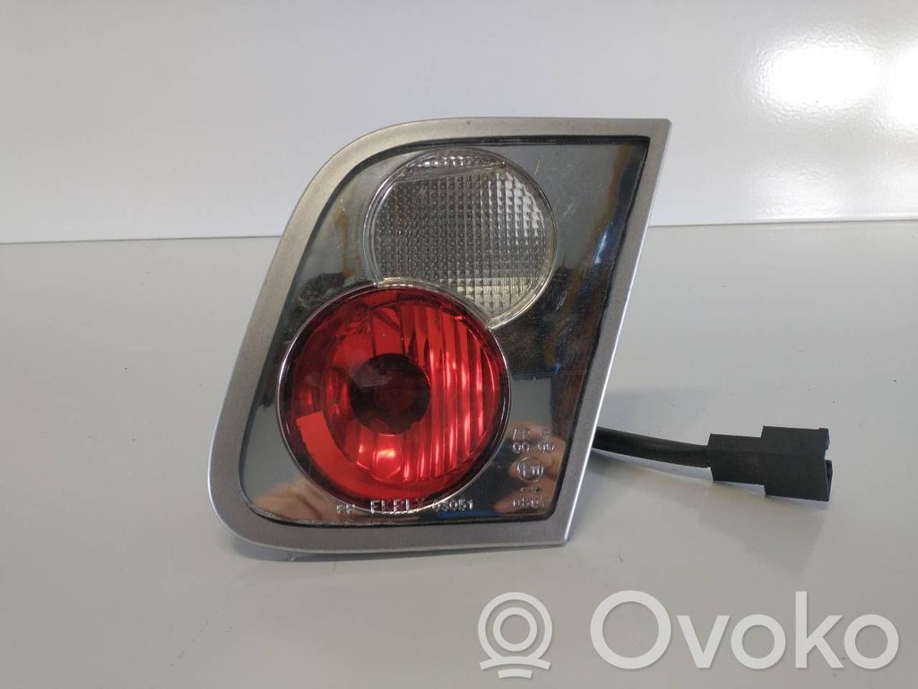 Tailgate rear/tail lights   03051