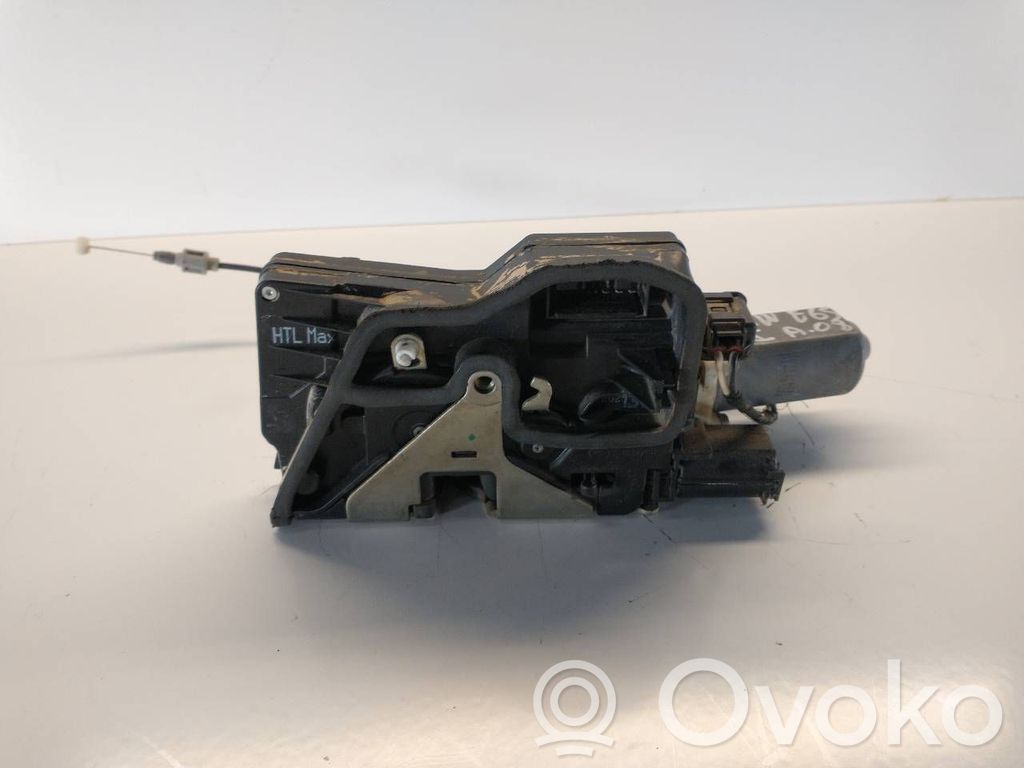 Rear door lock   7202137