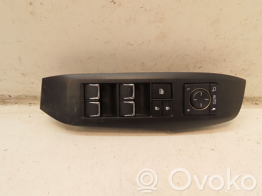 Lexus NX Electric window control switch 