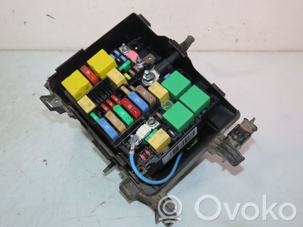 Peugeot Expert Fuse module 
