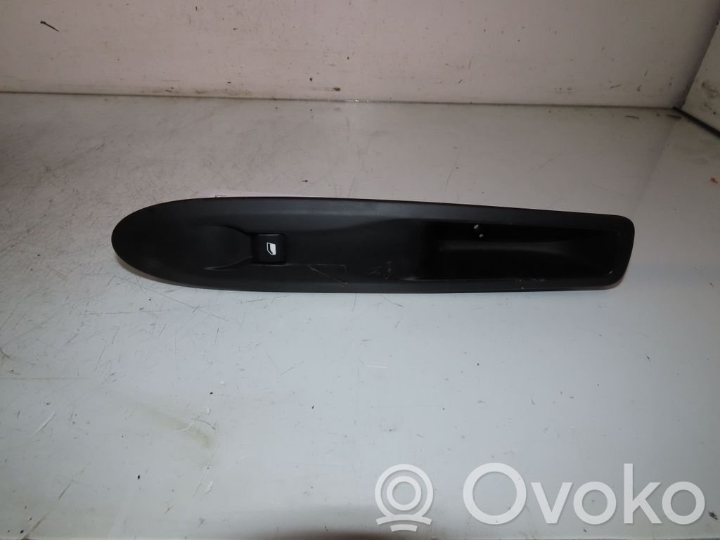 Interrupteur commade lève-vitre   6490FE