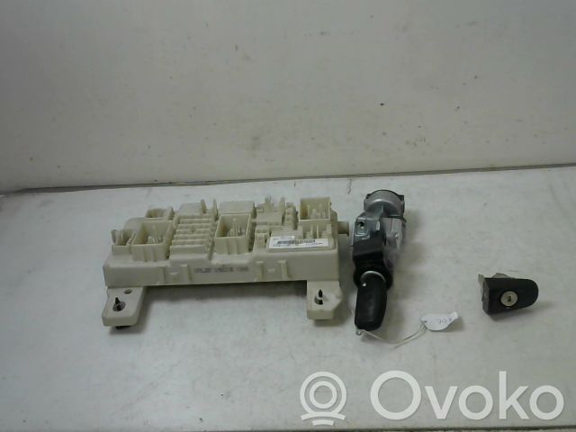 Ford C-MAX I Conjunto de bloqueo 