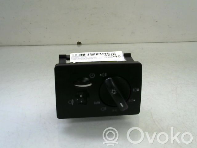 Light switch   1362588