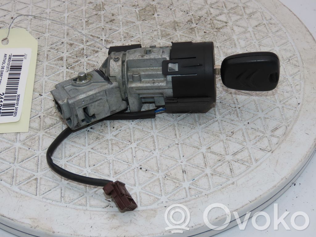 Steering wheel lock   4162VH
