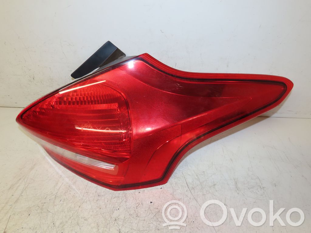 Rear/tail lights   1906354